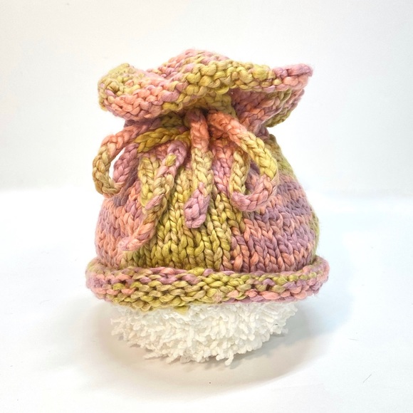 NWT Hand Knit Newborn Funnel Hat with Bow Tie in Organic Cotton Size Newborn - Picture 1 of 6